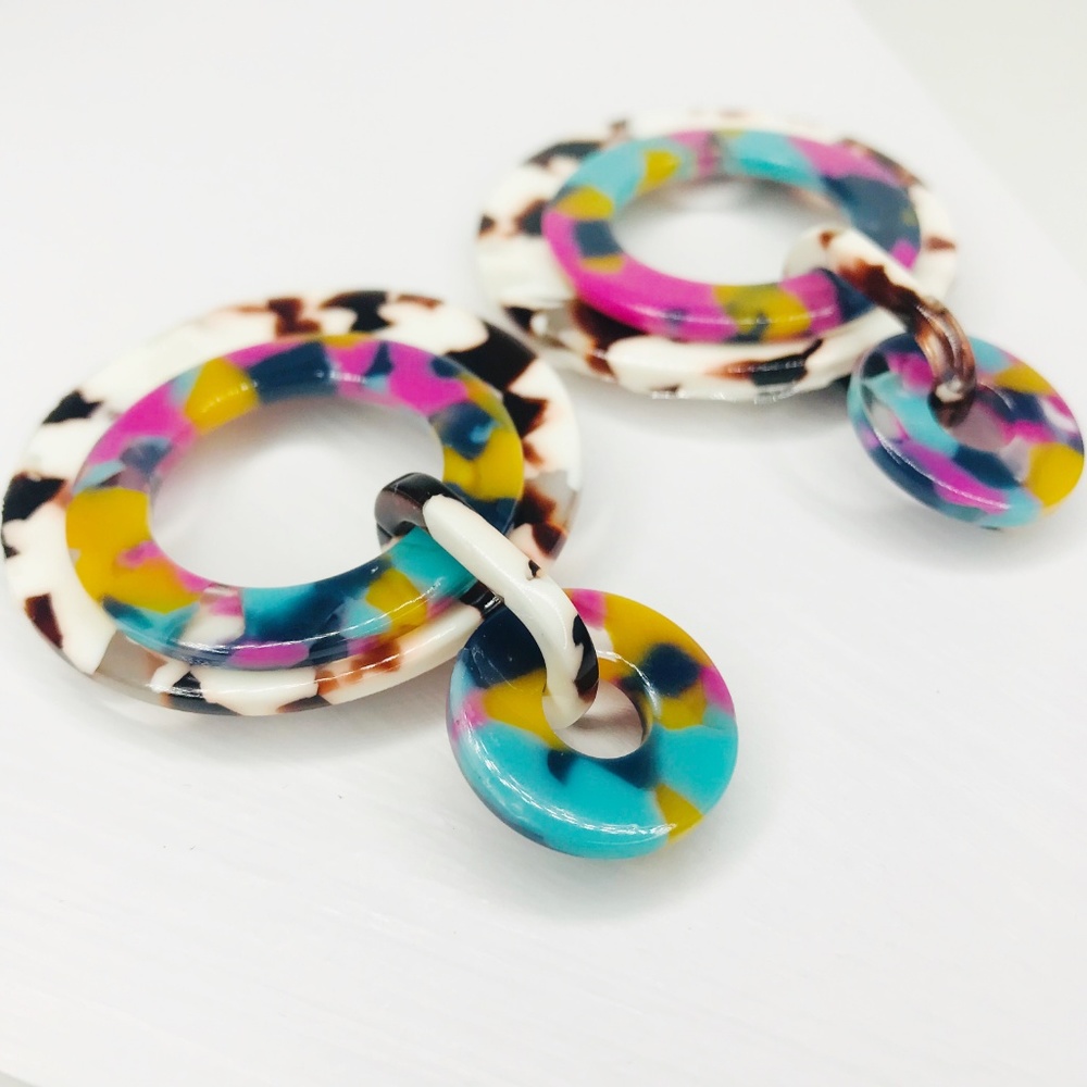 RESTOCKED Banded Hoop Earrings in Pink and Brown - Picture 4 of 8